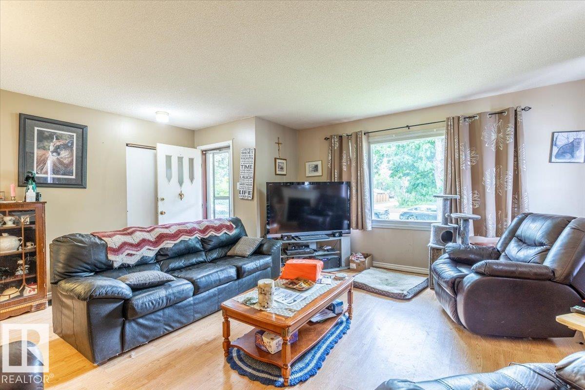 5116 52 ST - 5