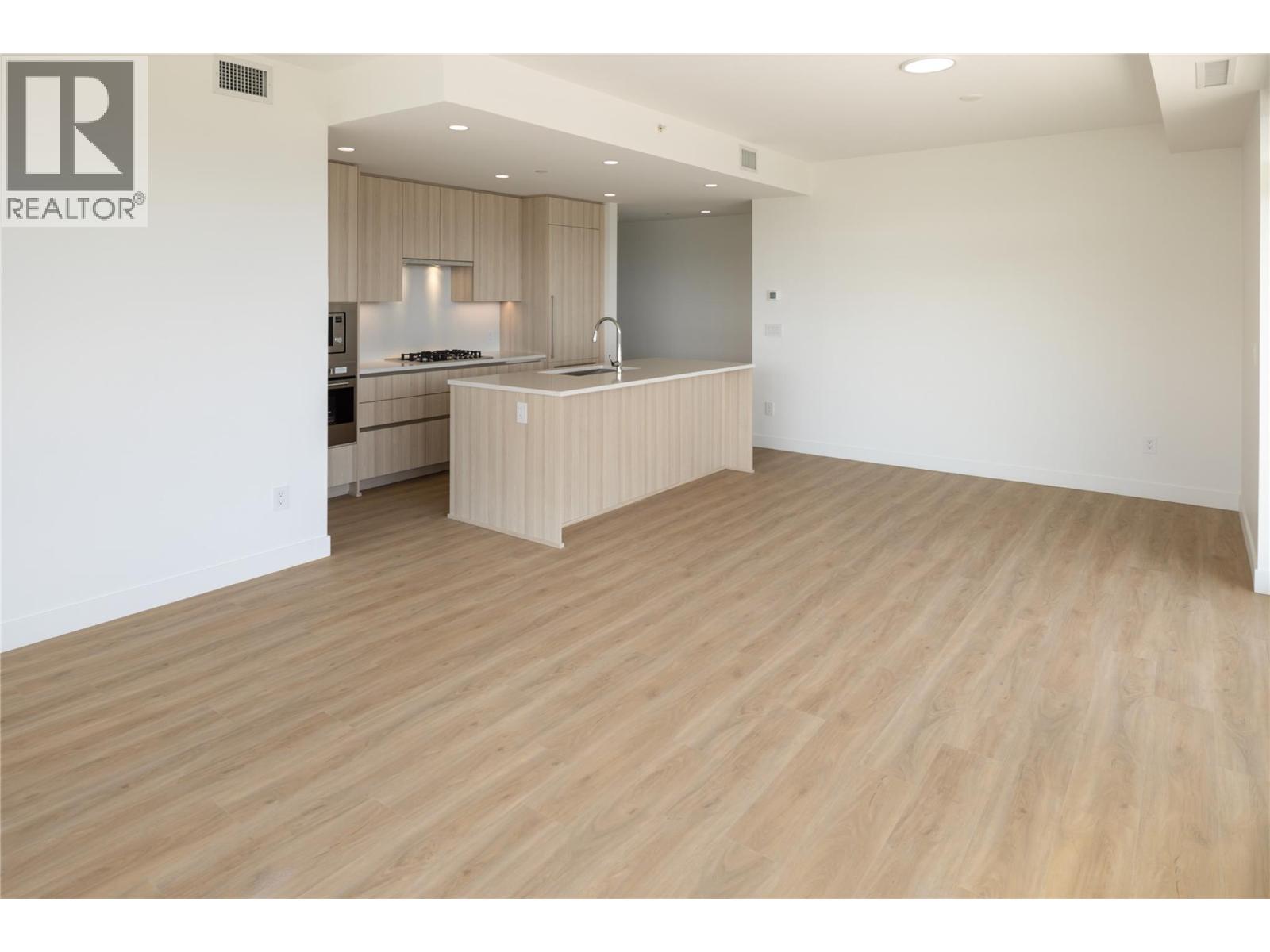 807 238 Leon Avenue, Kelowna