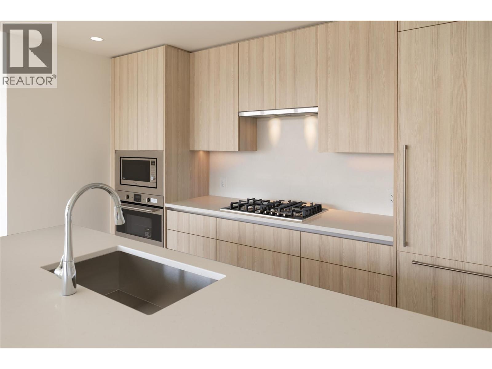 807 238 Leon Avenue, Kelowna