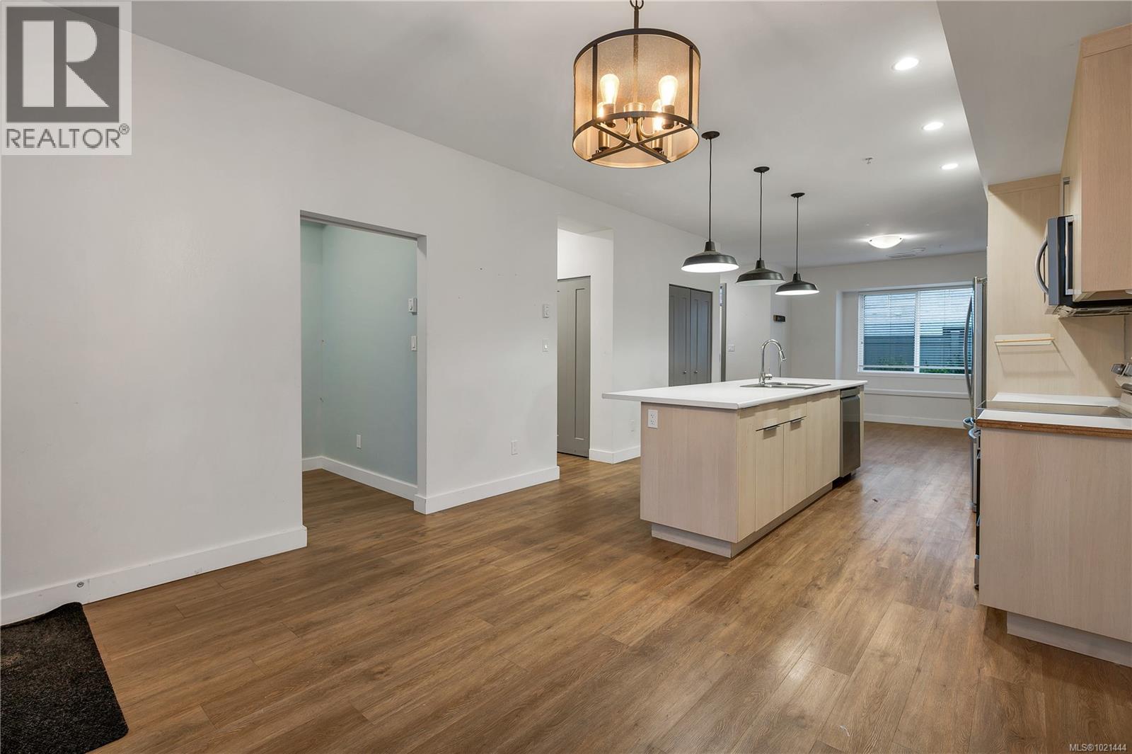 4 796 Island Hwy S, Campbell River