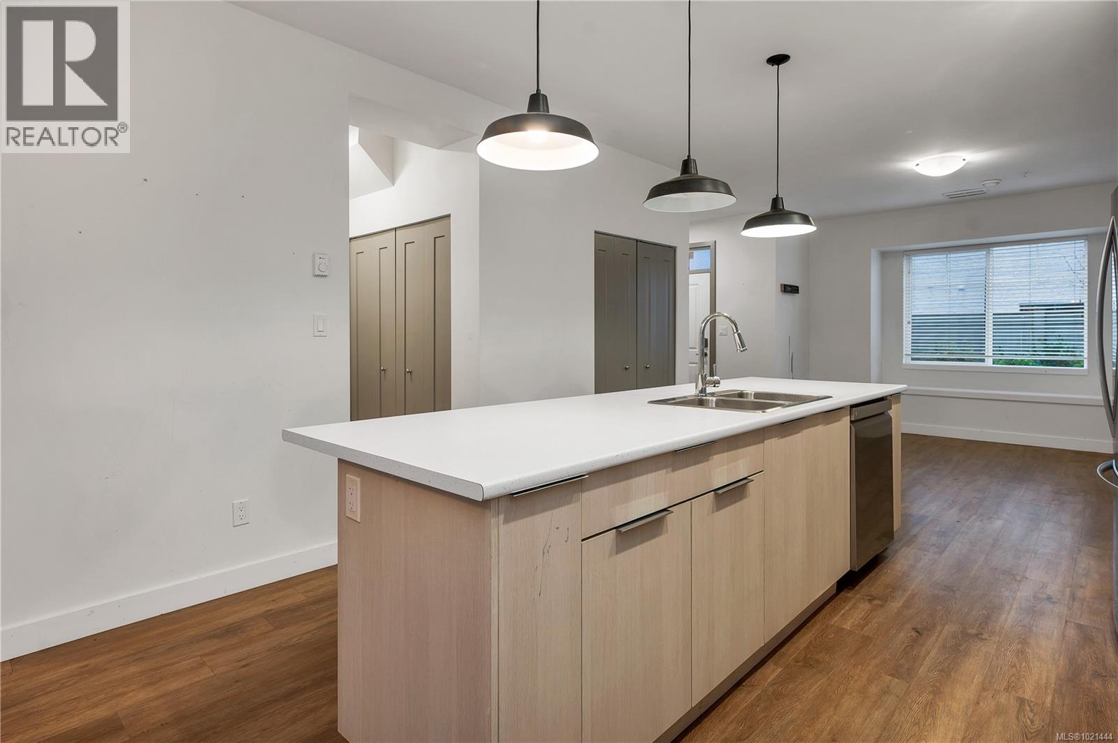 4 796 Island Hwy S, Campbell River