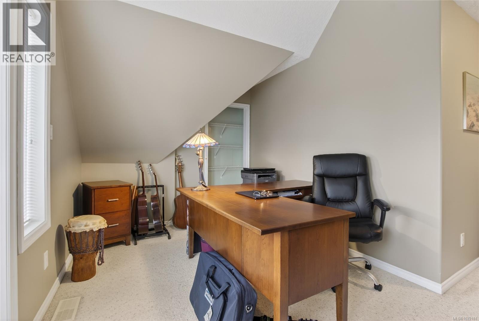 6042 Chippewa Rd, Duncan