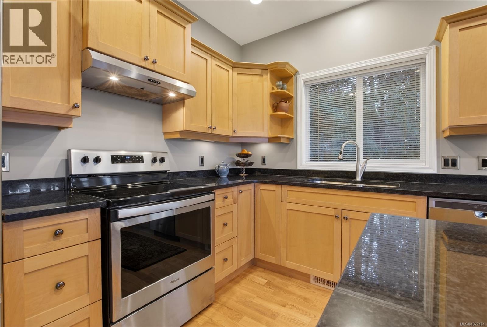 6042 Chippewa Rd, Duncan