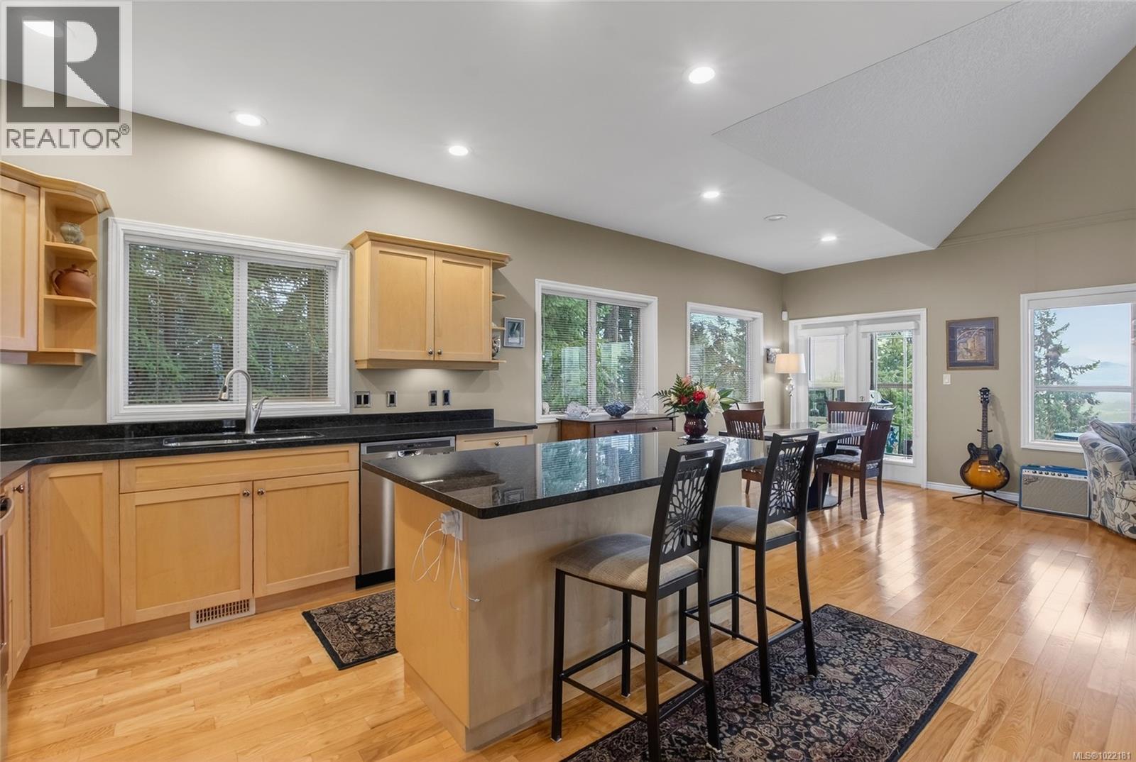 6042 Chippewa Rd, Duncan