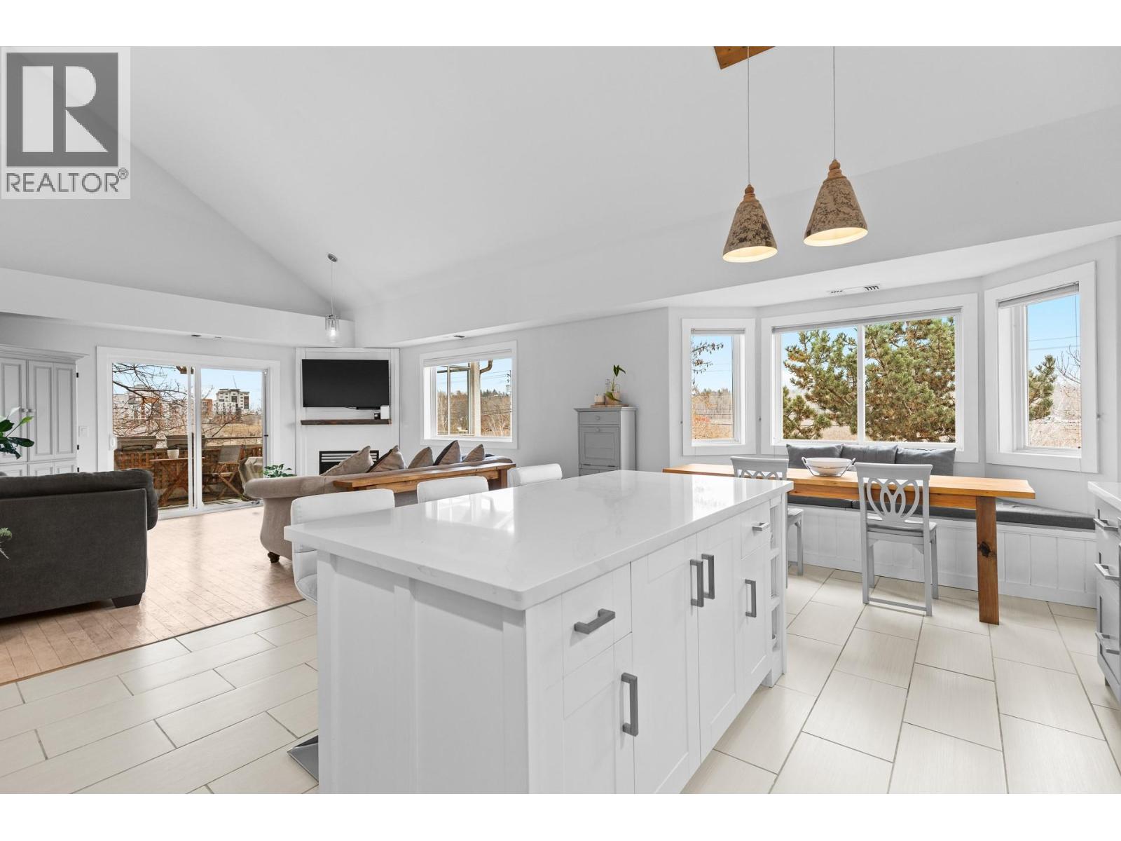 302 2300 Benvoulin Road, Kelowna