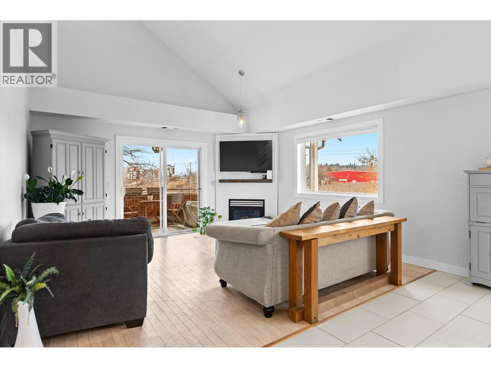 302 2300 Benvoulin Road, Kelowna