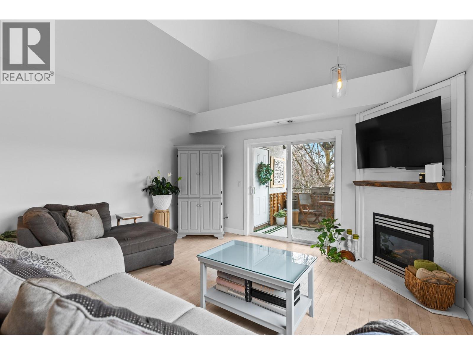 302 2300 Benvoulin Road, Kelowna