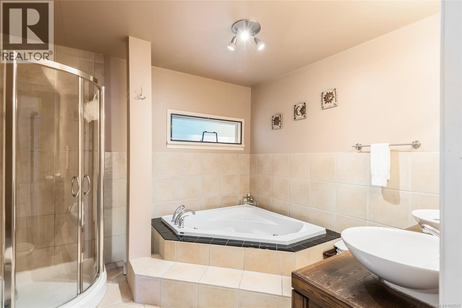 10011 Blower Rd, Port Alberni