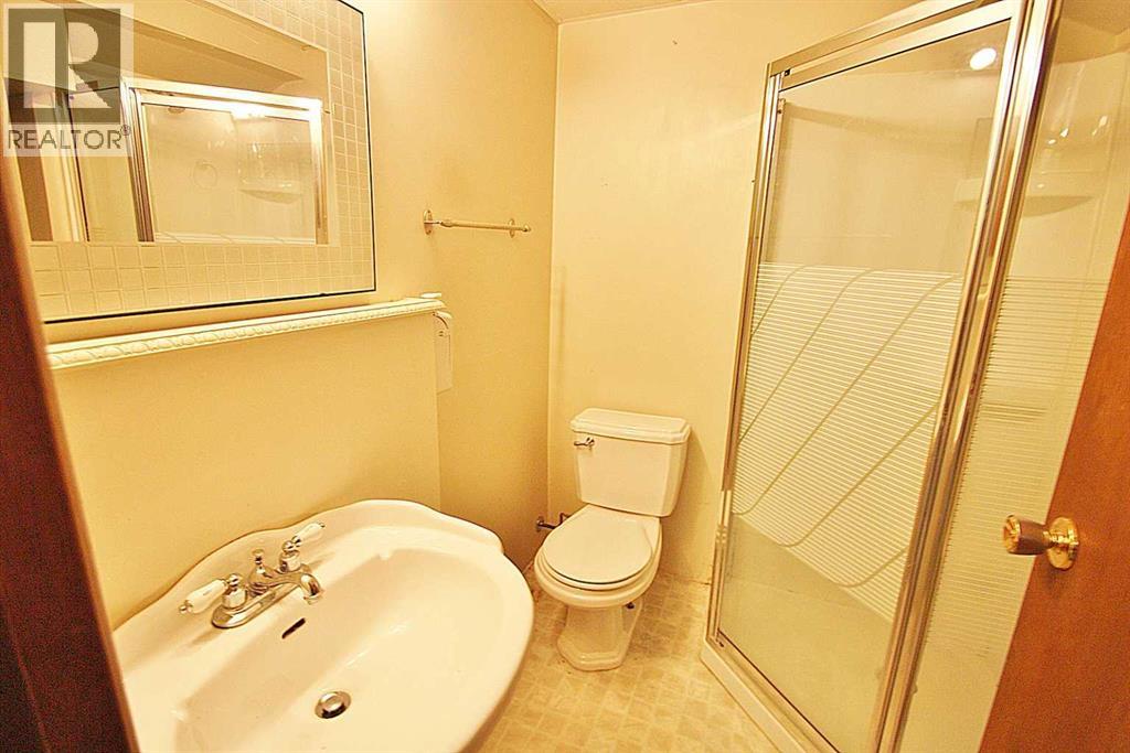 Single Family House Bi-level for Sale in  Falwood Way NE Falconridge Calgary 