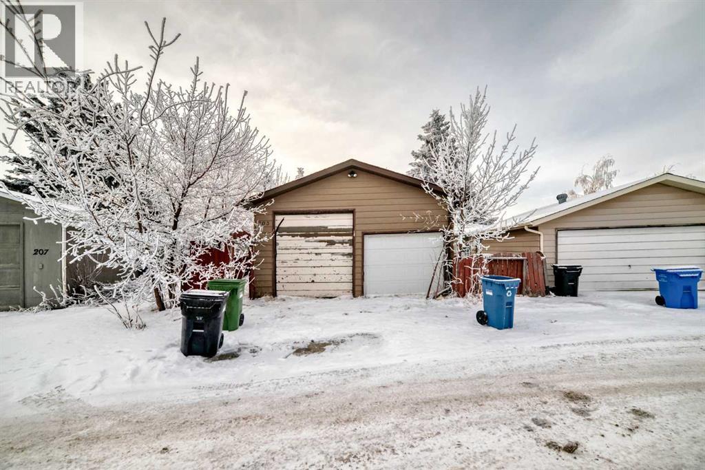 Single Family House Bi-level for Sale in  Falwood Way NE Falconridge Calgary 