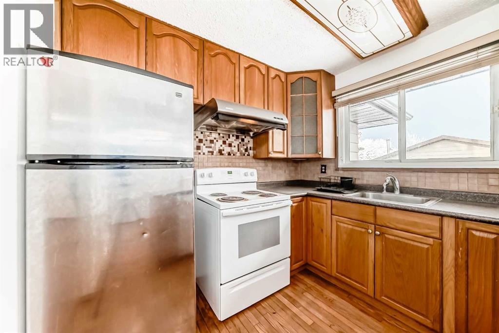 Single Family House Bi-level for Sale in  Falwood Way NE Falconridge Calgary 