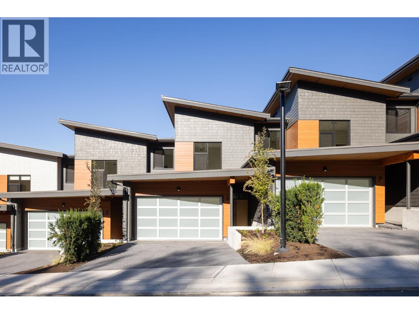 5 3407 MAMQUAM ROAD, Squamish