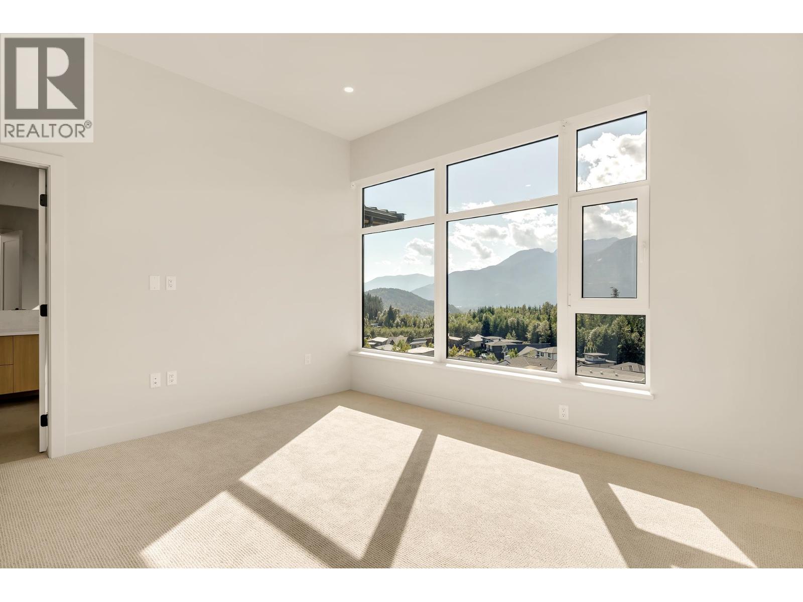 5 3407 MAMQUAM ROAD, Squamish