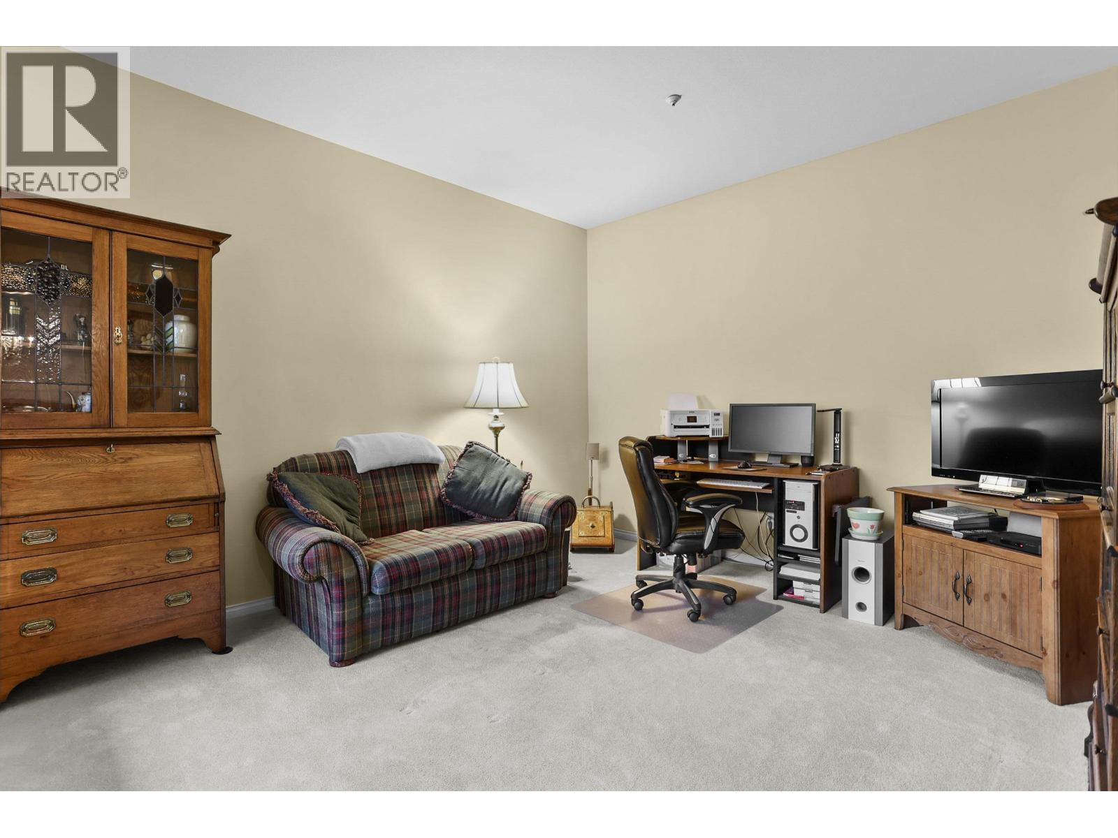 343 3098 GUILDFORD WAY, Coquitlam