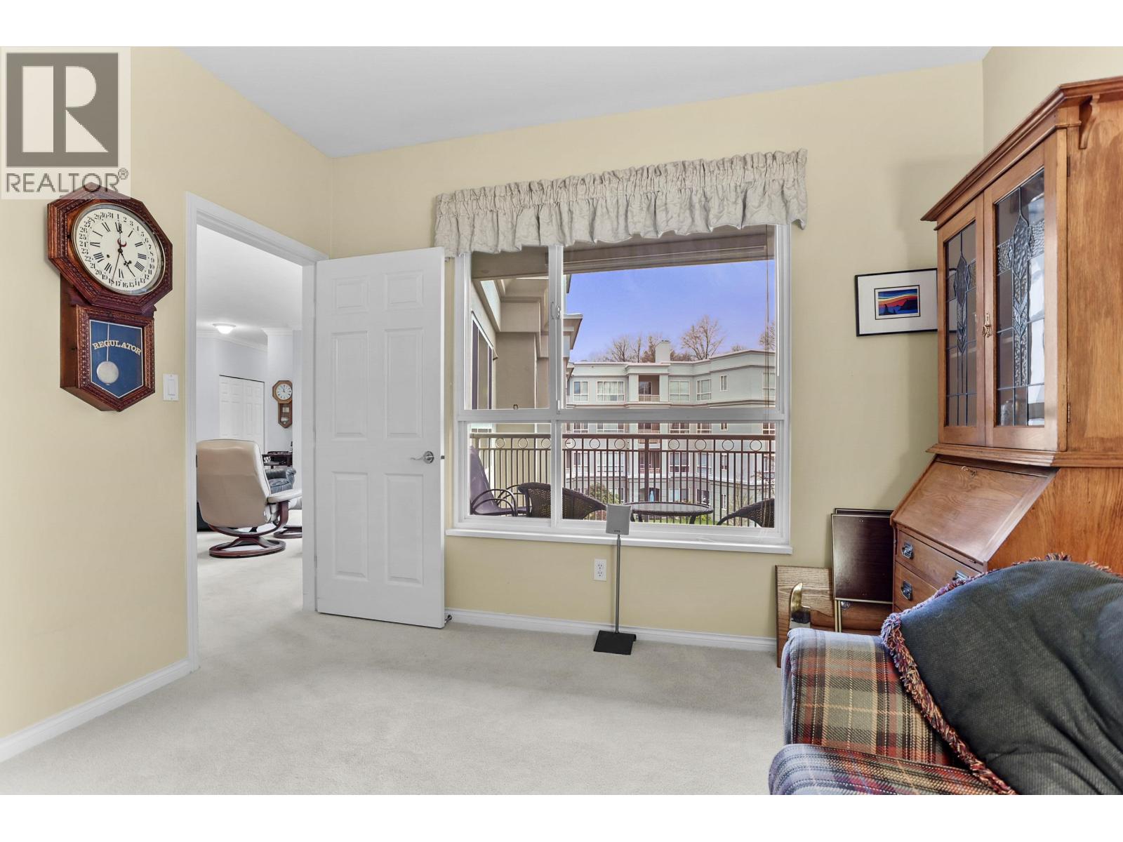 343 3098 GUILDFORD WAY, Coquitlam