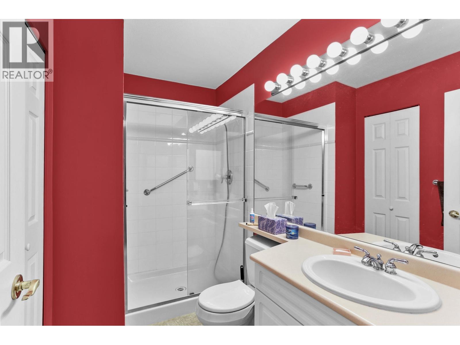 343 3098 GUILDFORD WAY, Coquitlam