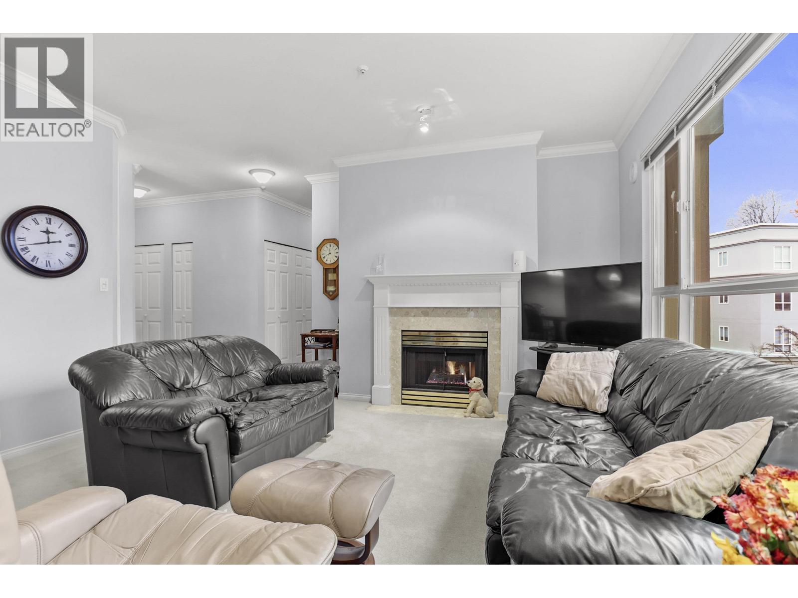 343 3098 GUILDFORD WAY, Coquitlam