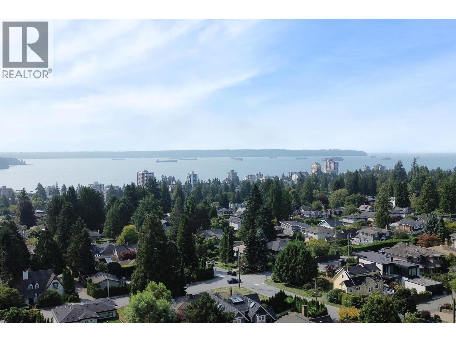 1361 LAWSON AVENUE, West Vancouver