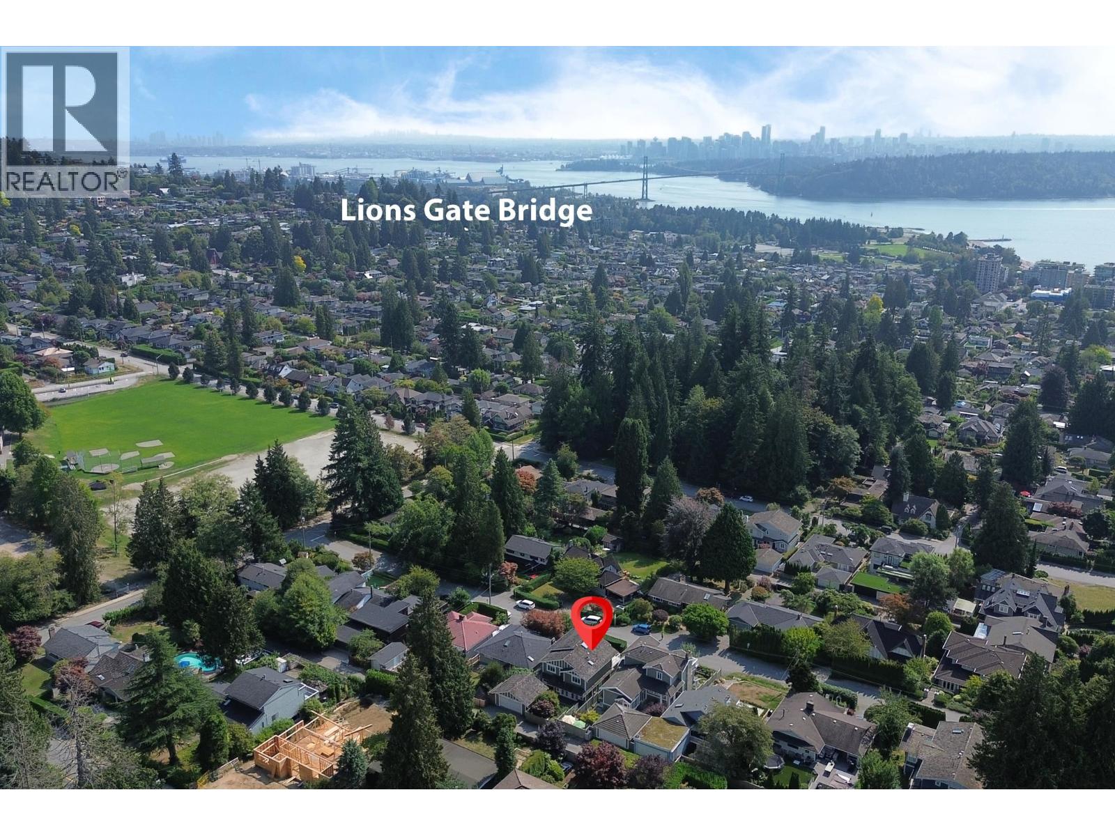 1361 LAWSON AVENUE, West Vancouver