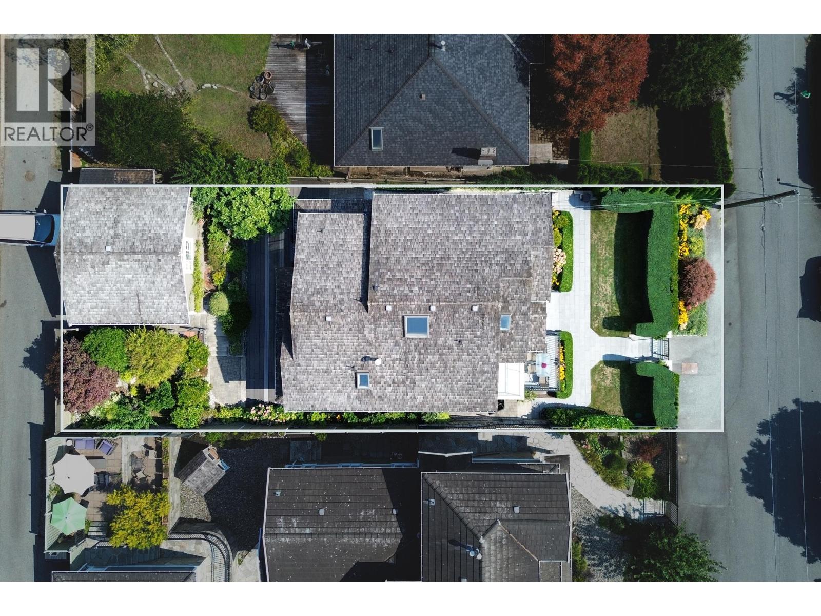 1361 LAWSON AVENUE, West Vancouver