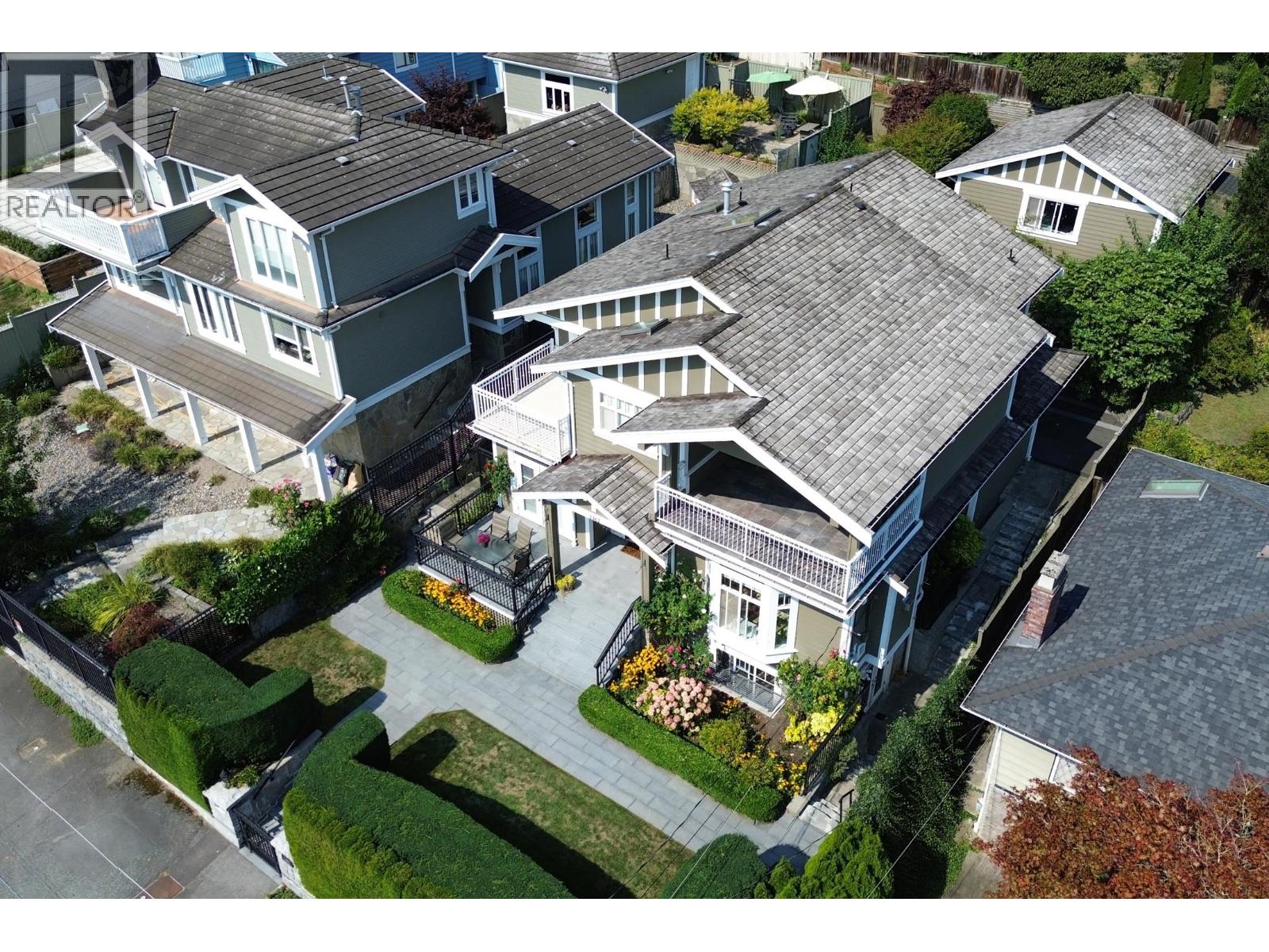 1361 LAWSON AVENUE, West Vancouver