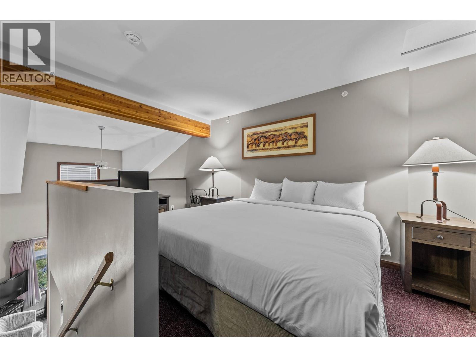 #433 3220 VILLAGE WAY - 13