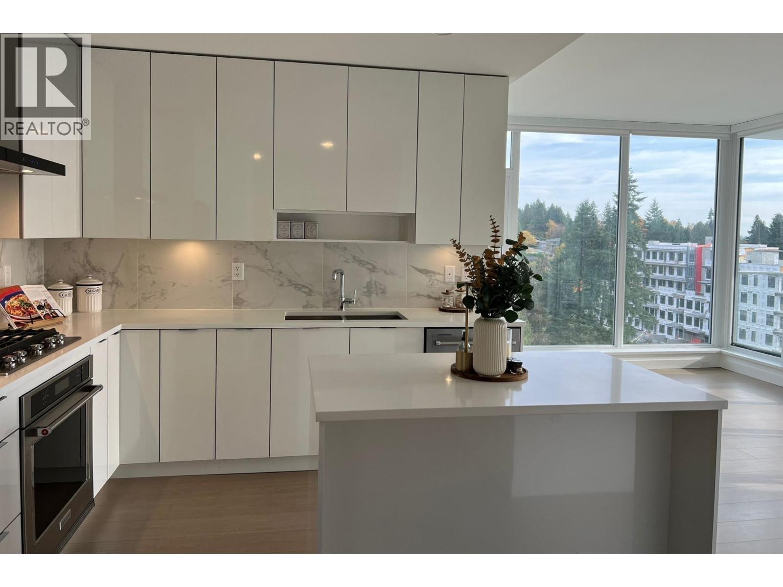 704 555 SYDNEY AVENUE, Coquitlam