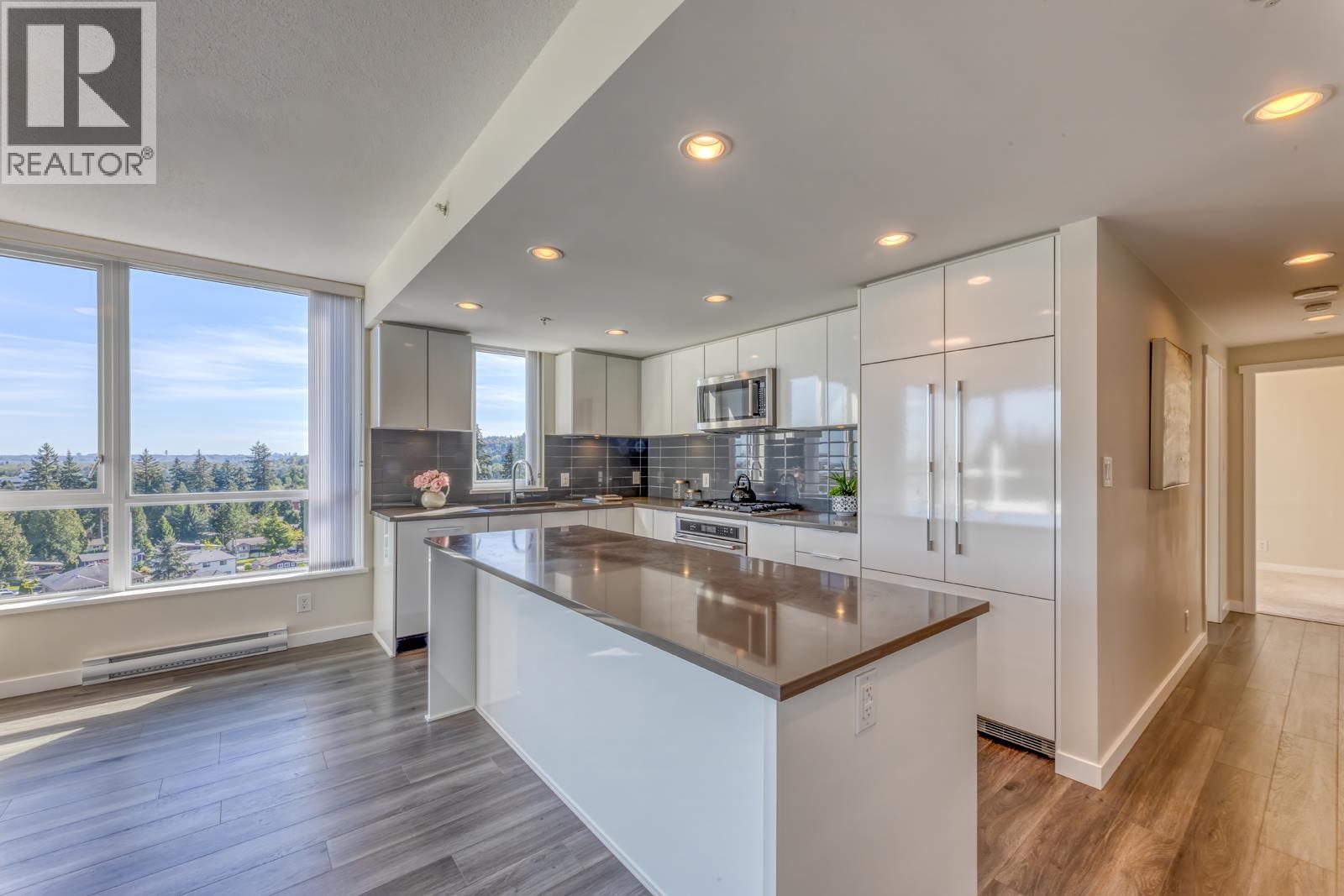 1103 3096 WINDSOR GATE, Coquitlam