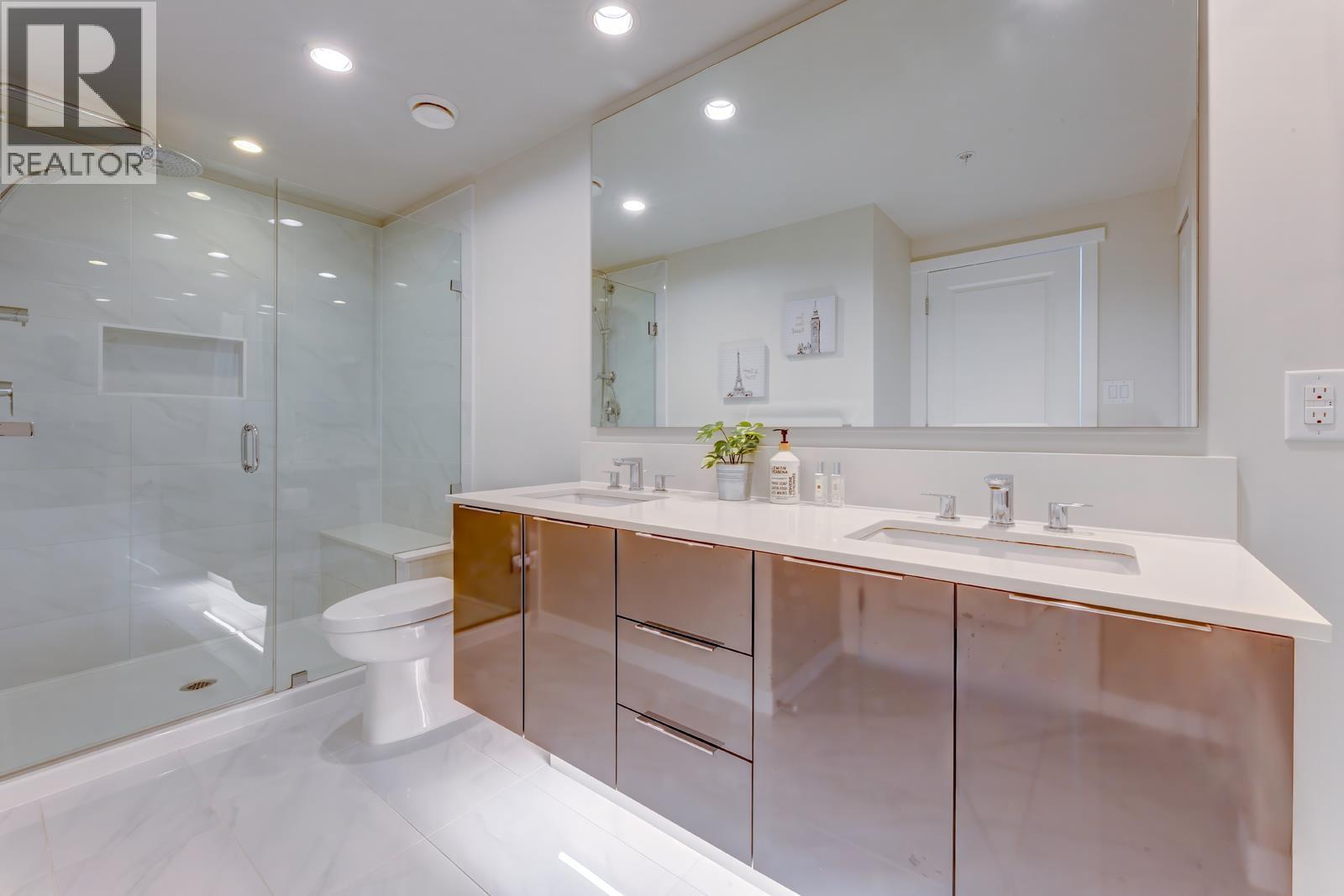 1103 3096 WINDSOR GATE, Coquitlam