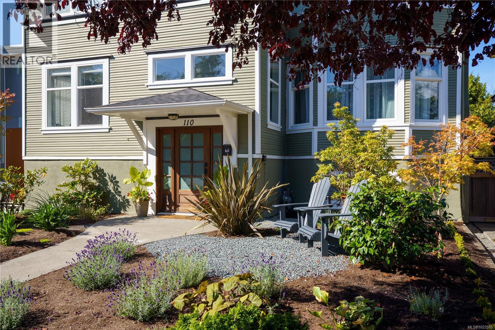  110 Eberts Street, Victoria