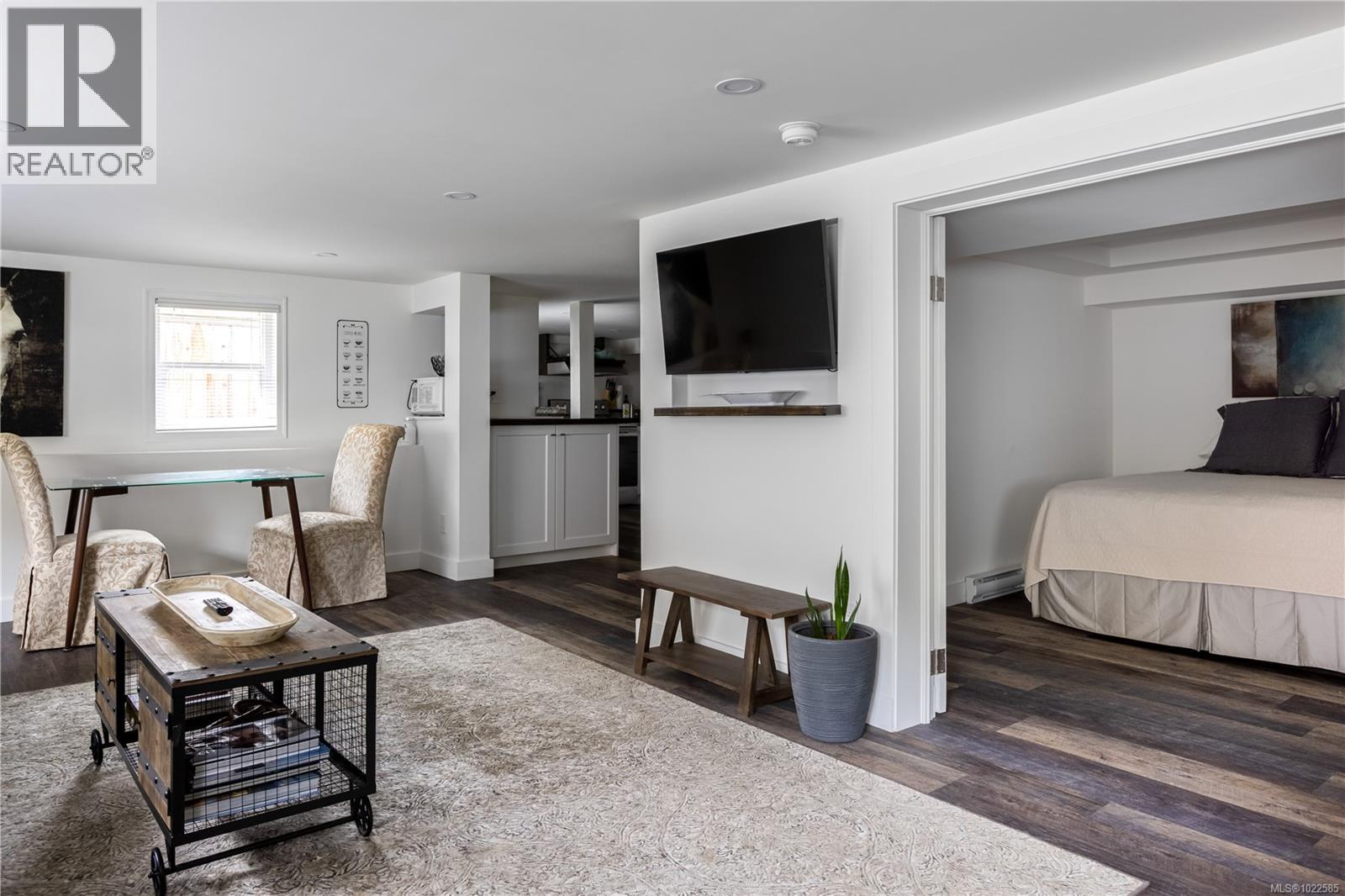  110 Eberts Street, Victoria