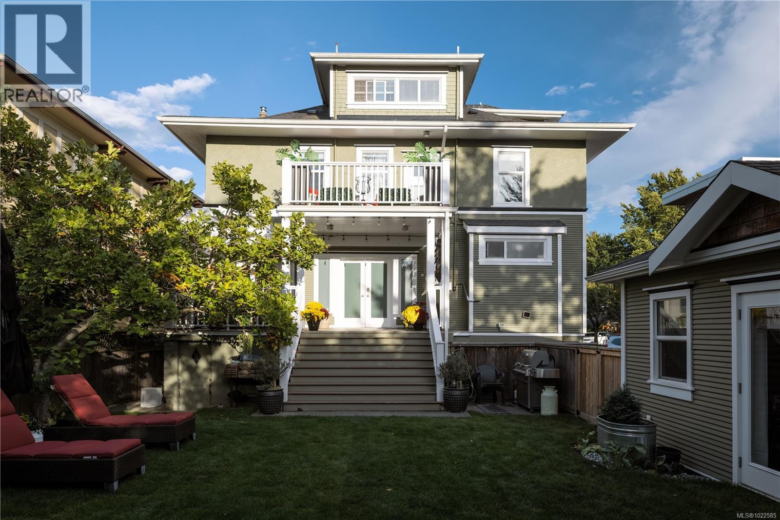  110 Eberts Street, Victoria