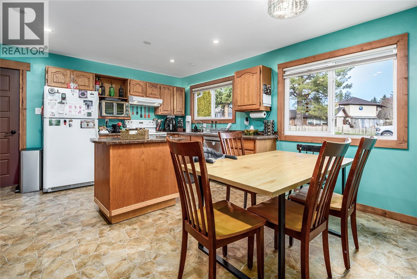 1935 Cousins Ave, Courtenay