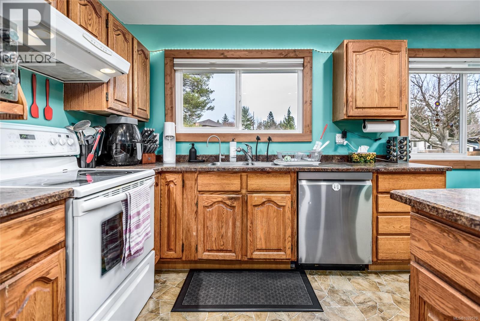 1935 Cousins Ave, Courtenay