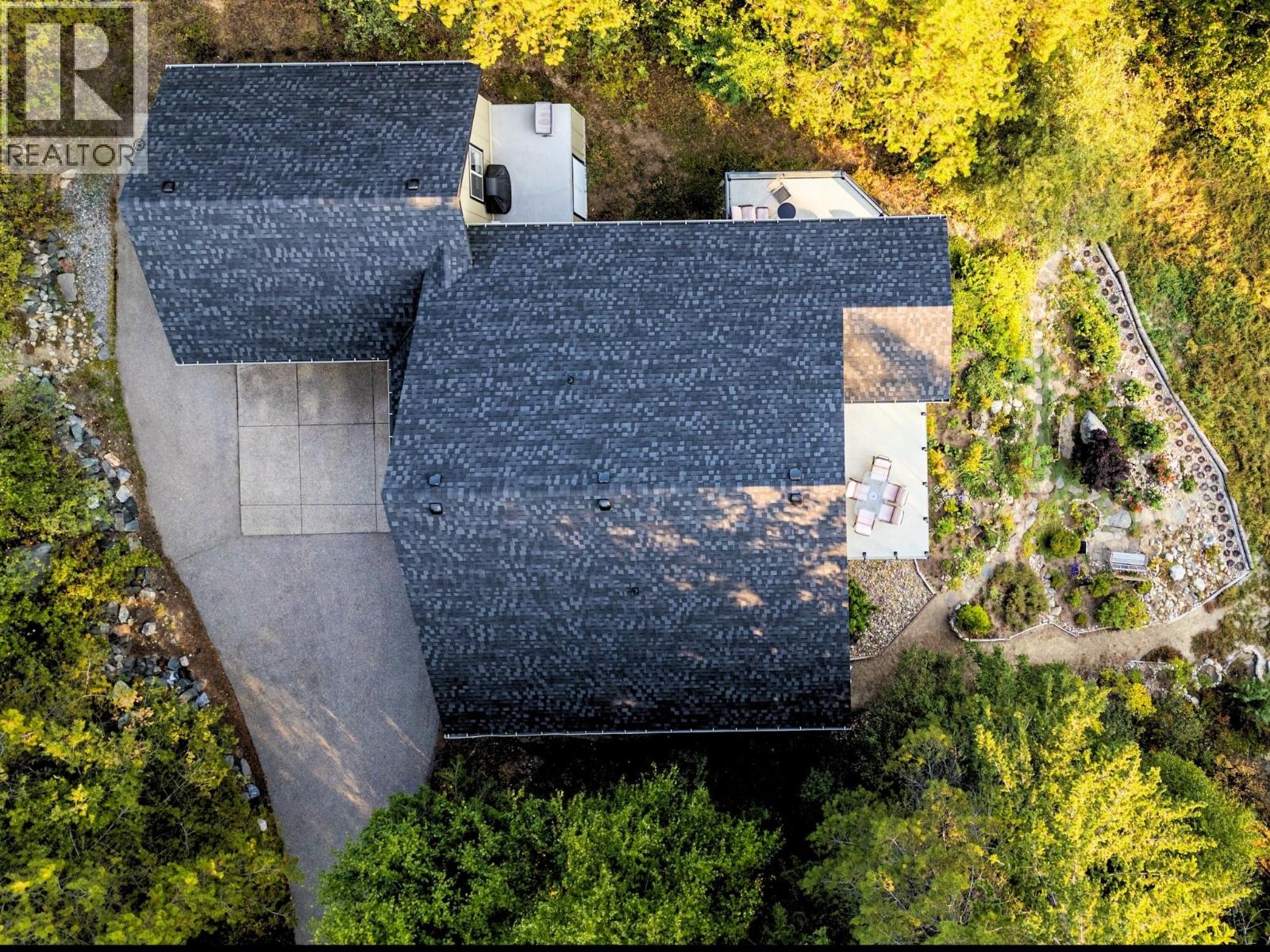 8130 Jackpine Road, Vernon