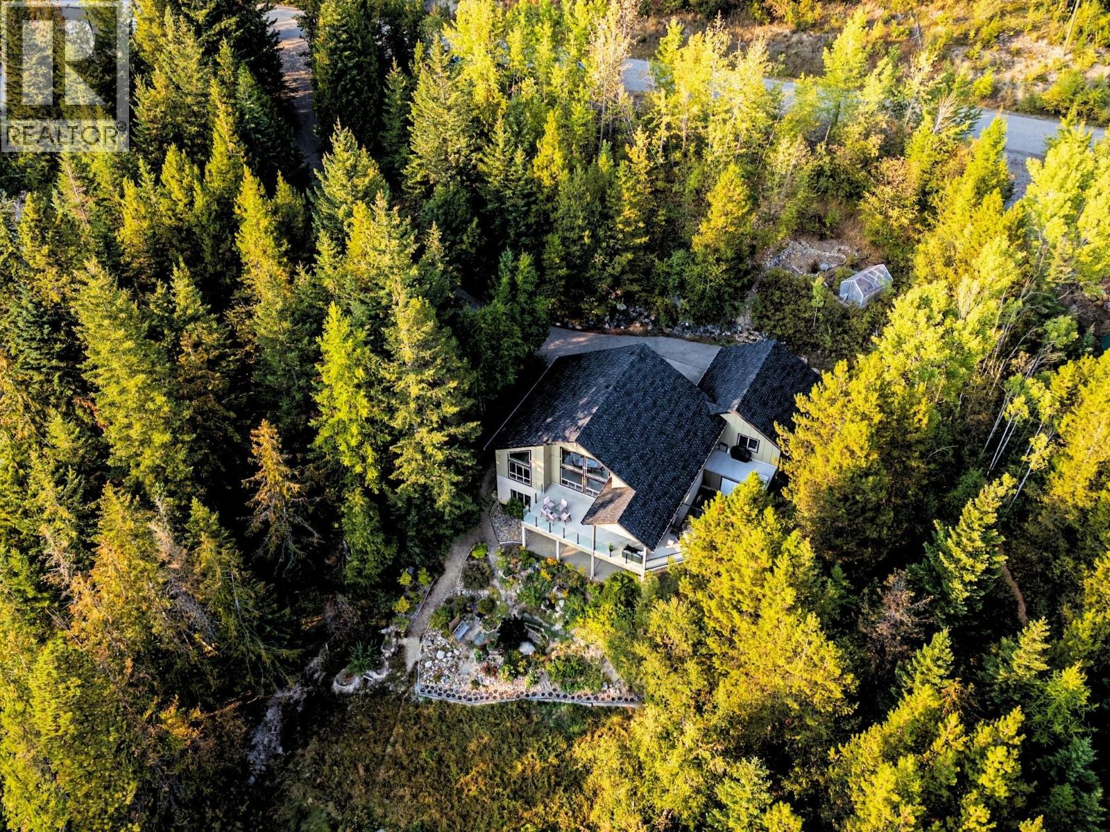 8130 Jackpine Road, Vernon