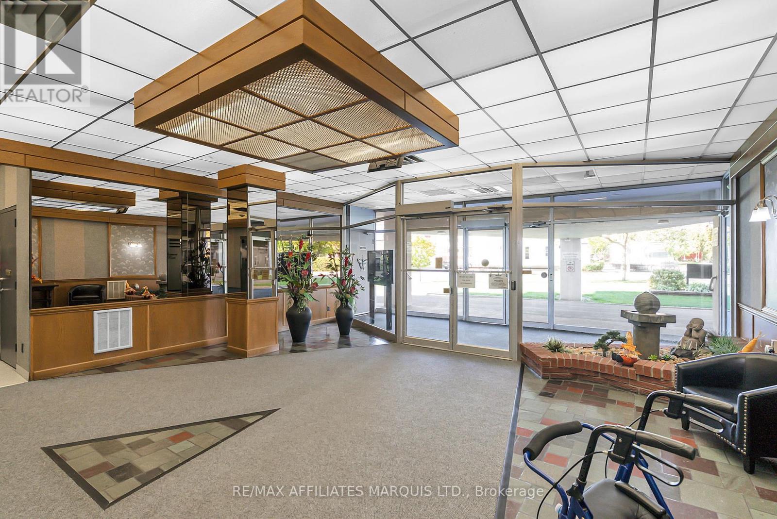 308 Second Unit 302 photo 3