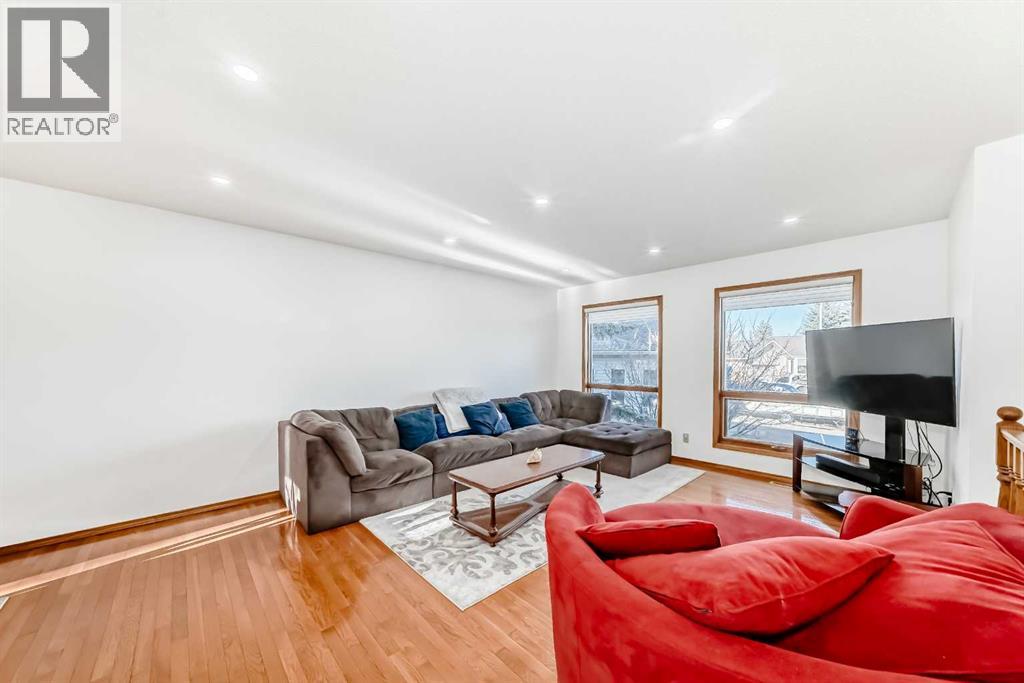 24 West Kerfoot Place, Cochrane