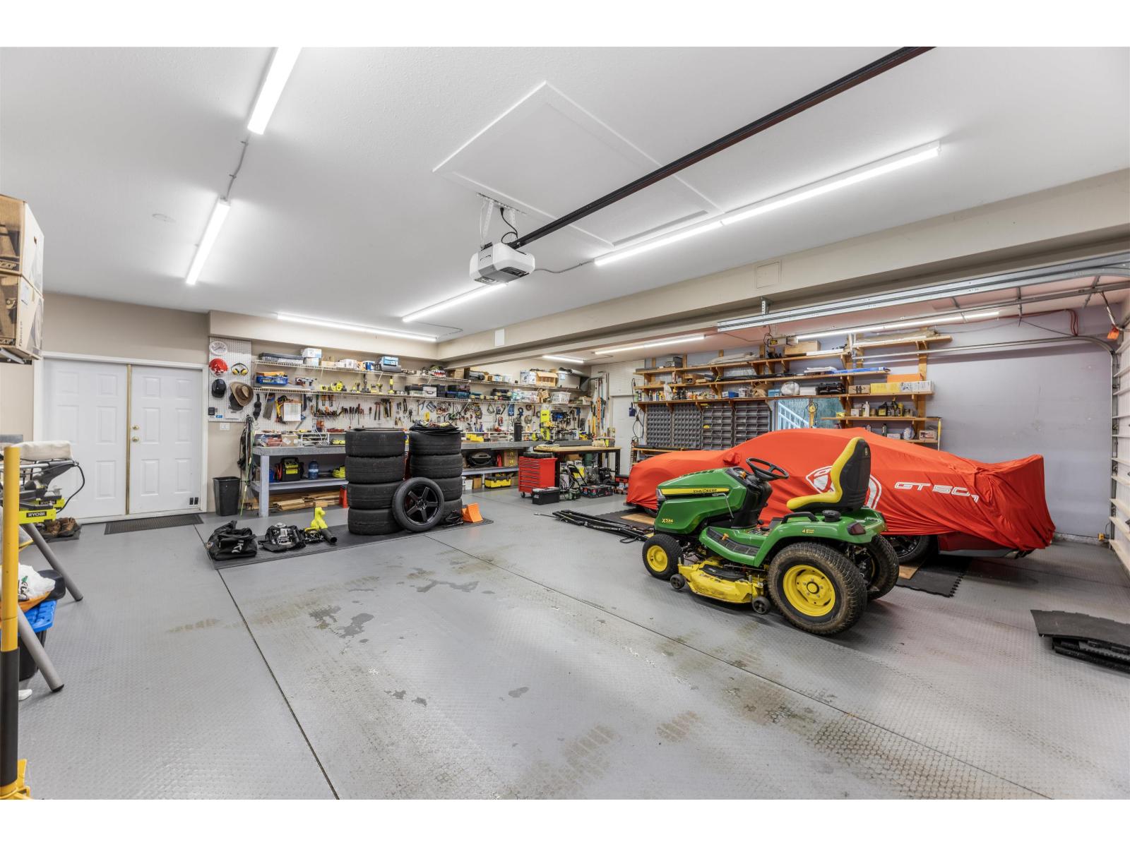 21980 100 AVENUE, Langley