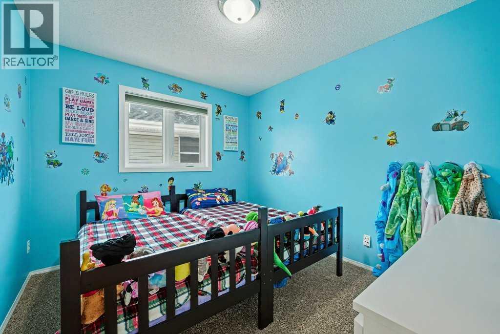 Single Family House for Sale in  Somerglen Way SW Somerset Calgary 