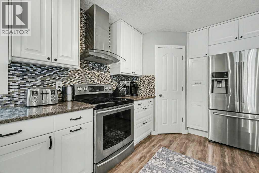 Single Family House for Sale in  Somerglen Way SW Somerset Calgary 