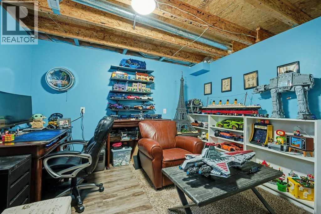 Single Family House for Sale in  Somerglen Way SW Somerset Calgary 