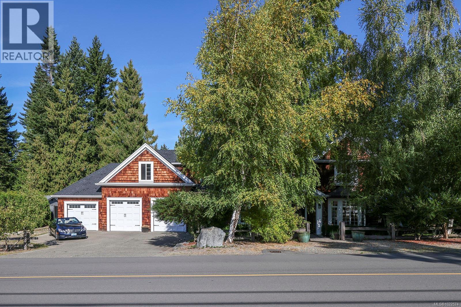 563 Eaglecrest Dr, Qualicum Beach