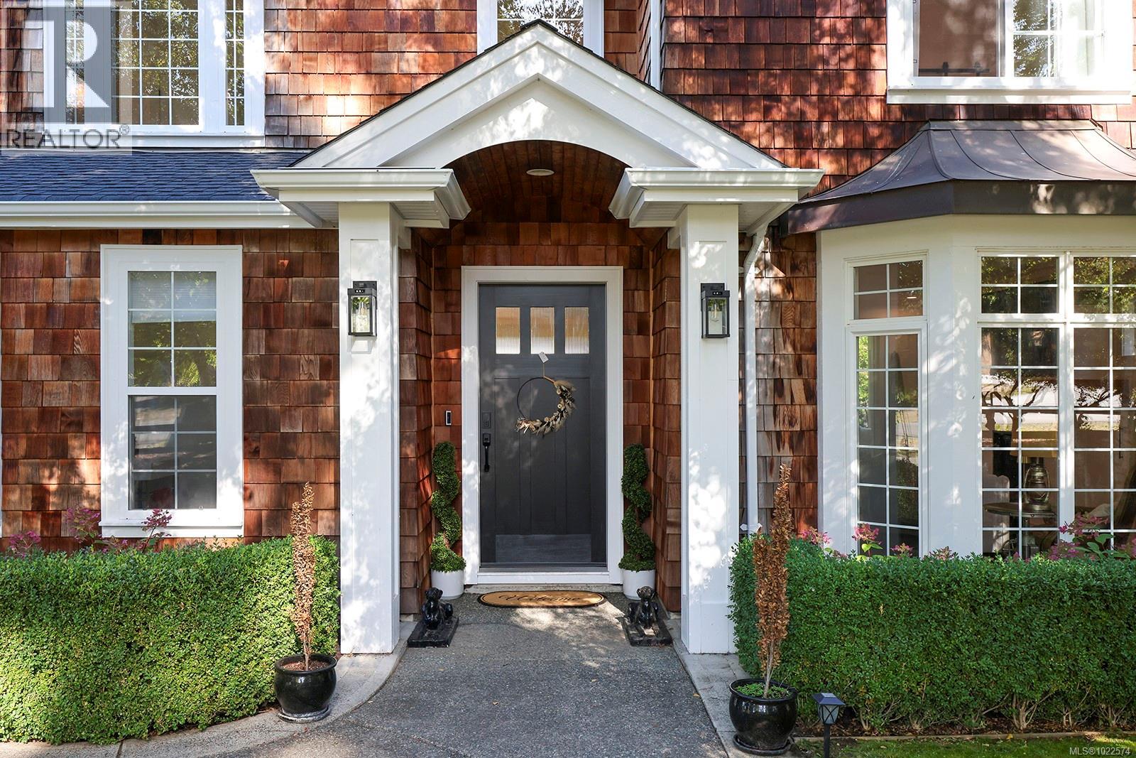 563 Eaglecrest Dr, Qualicum Beach