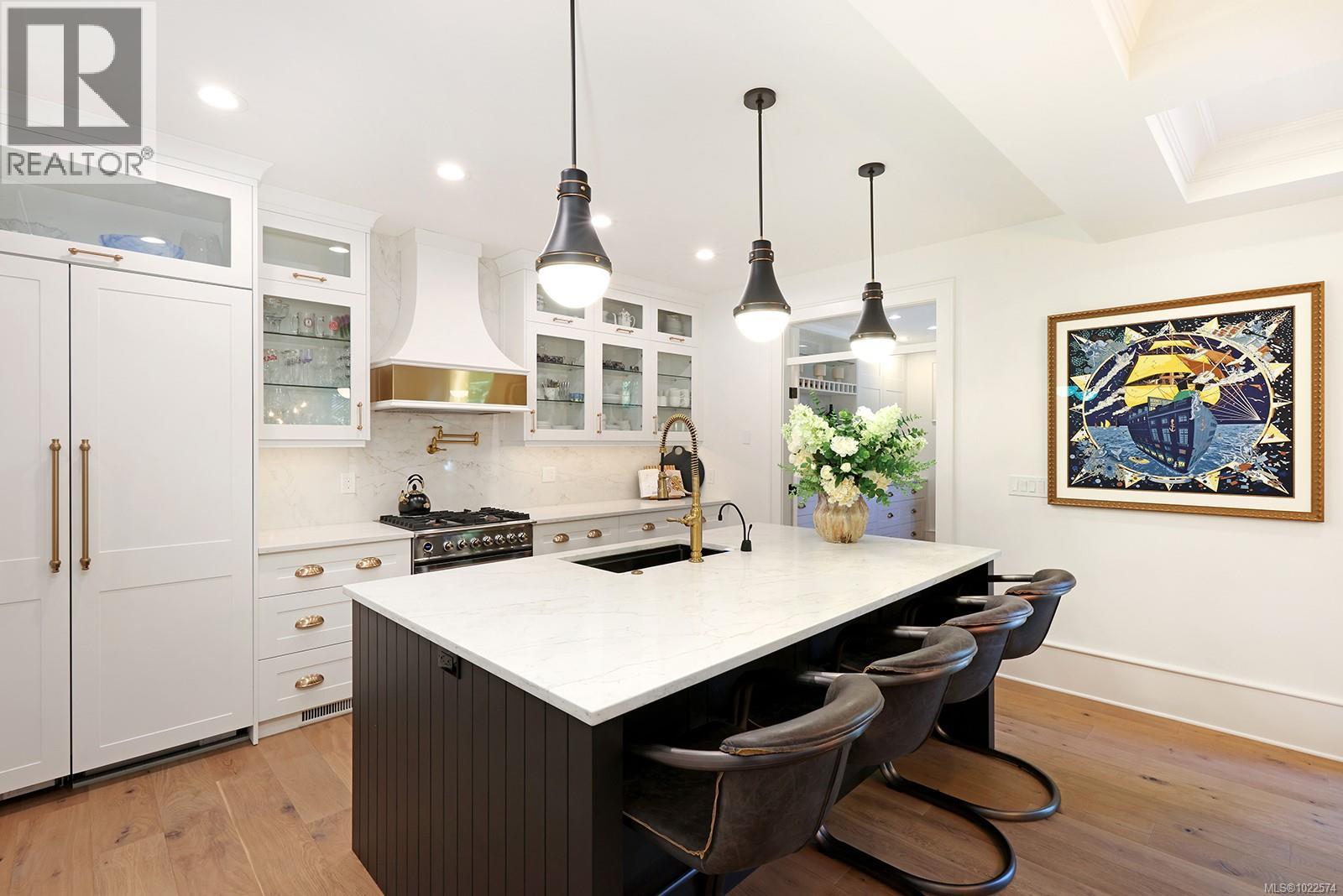 563 Eaglecrest Dr, Qualicum Beach