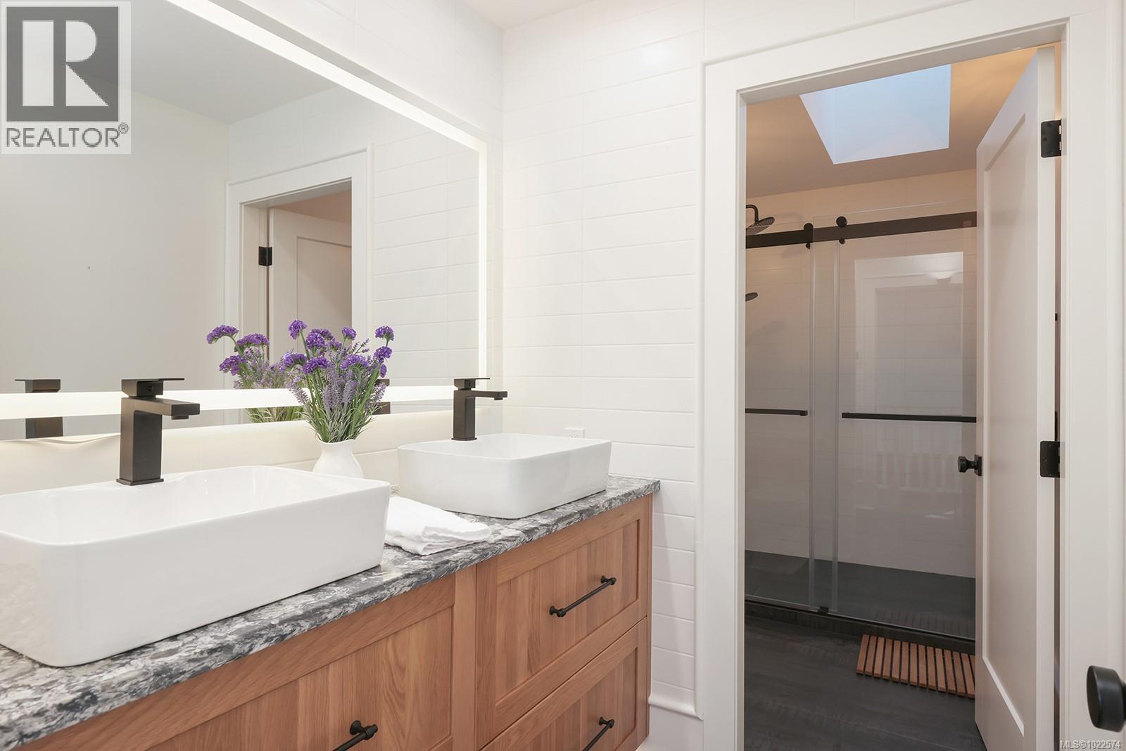 563 Eaglecrest Dr, Qualicum Beach