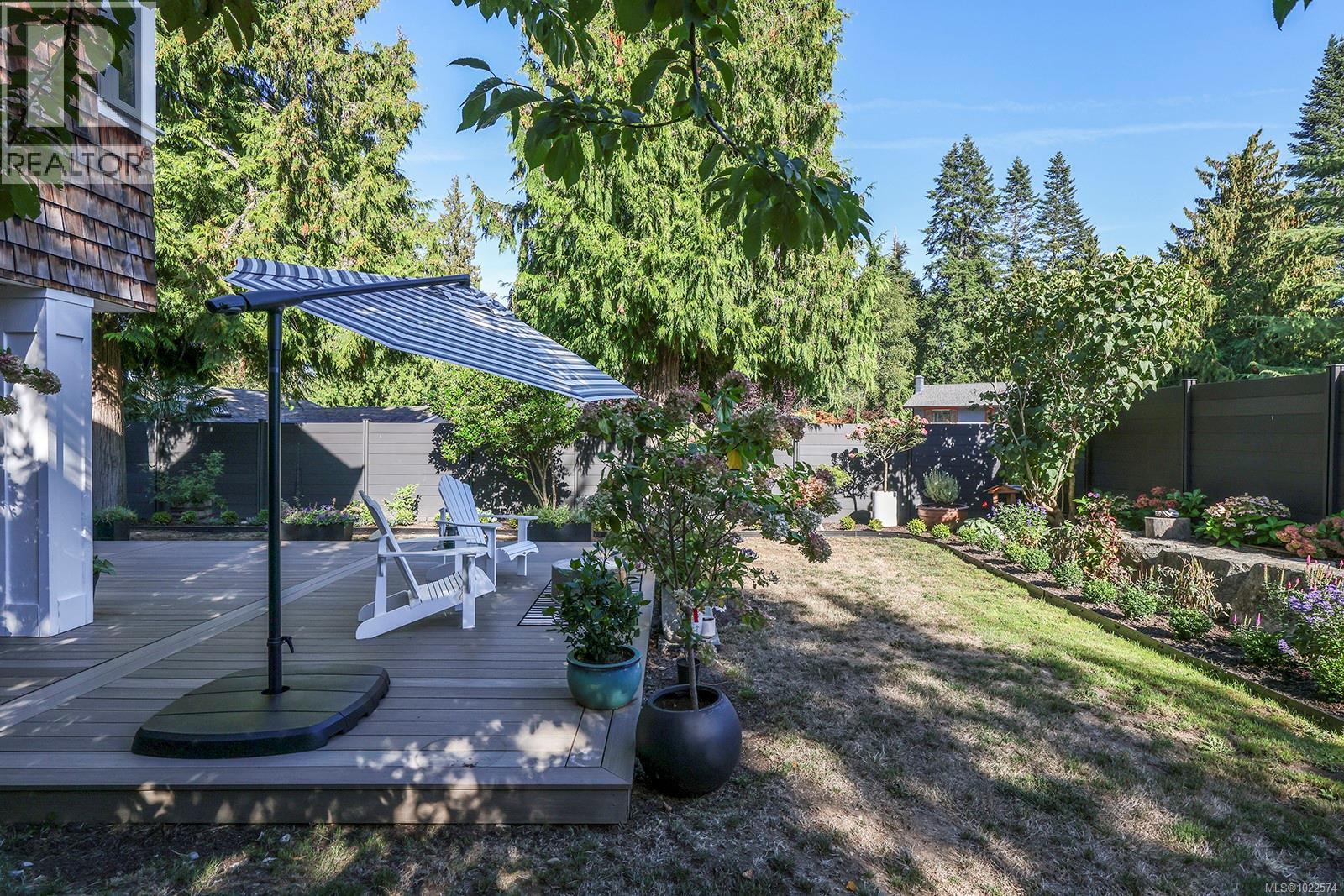 563 Eaglecrest Dr, Qualicum Beach