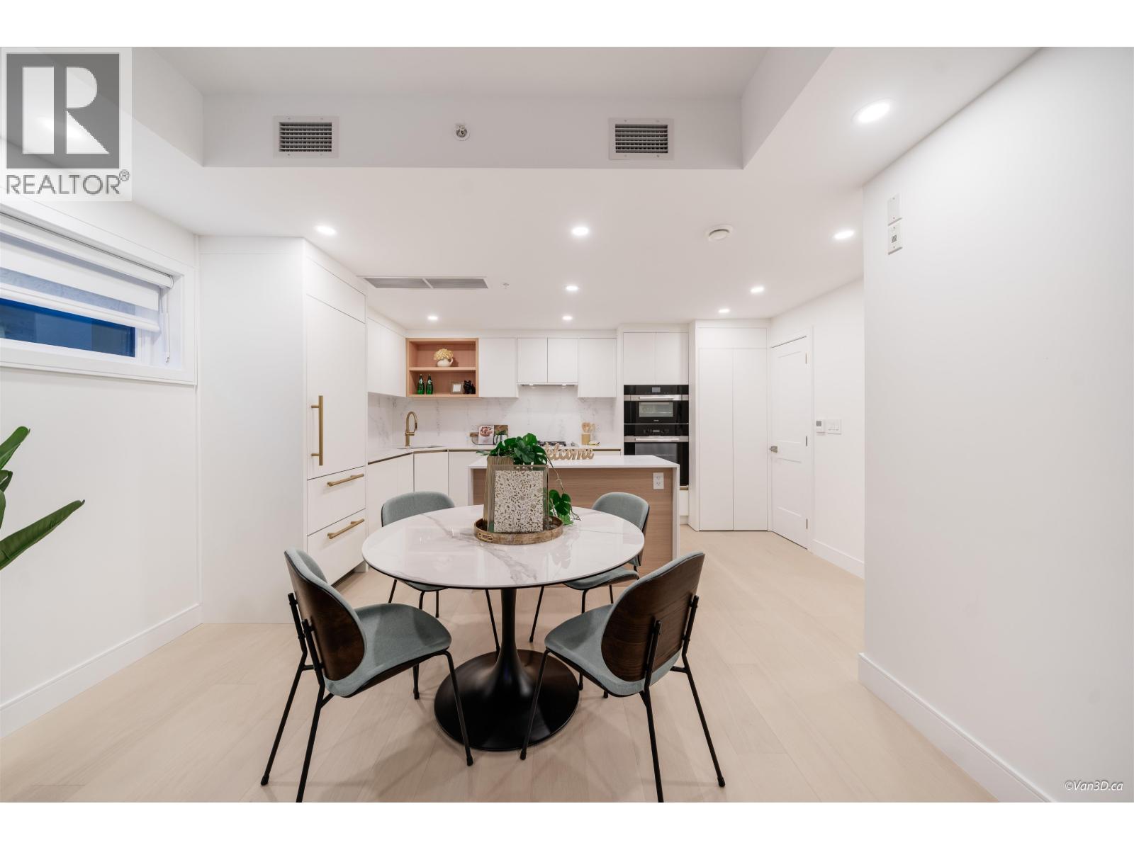 105 918 W 32ND AVENUE, Vancouver