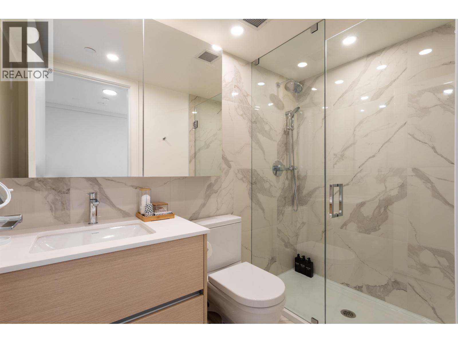 902 200 KLAHANIE COURT, West Vancouver