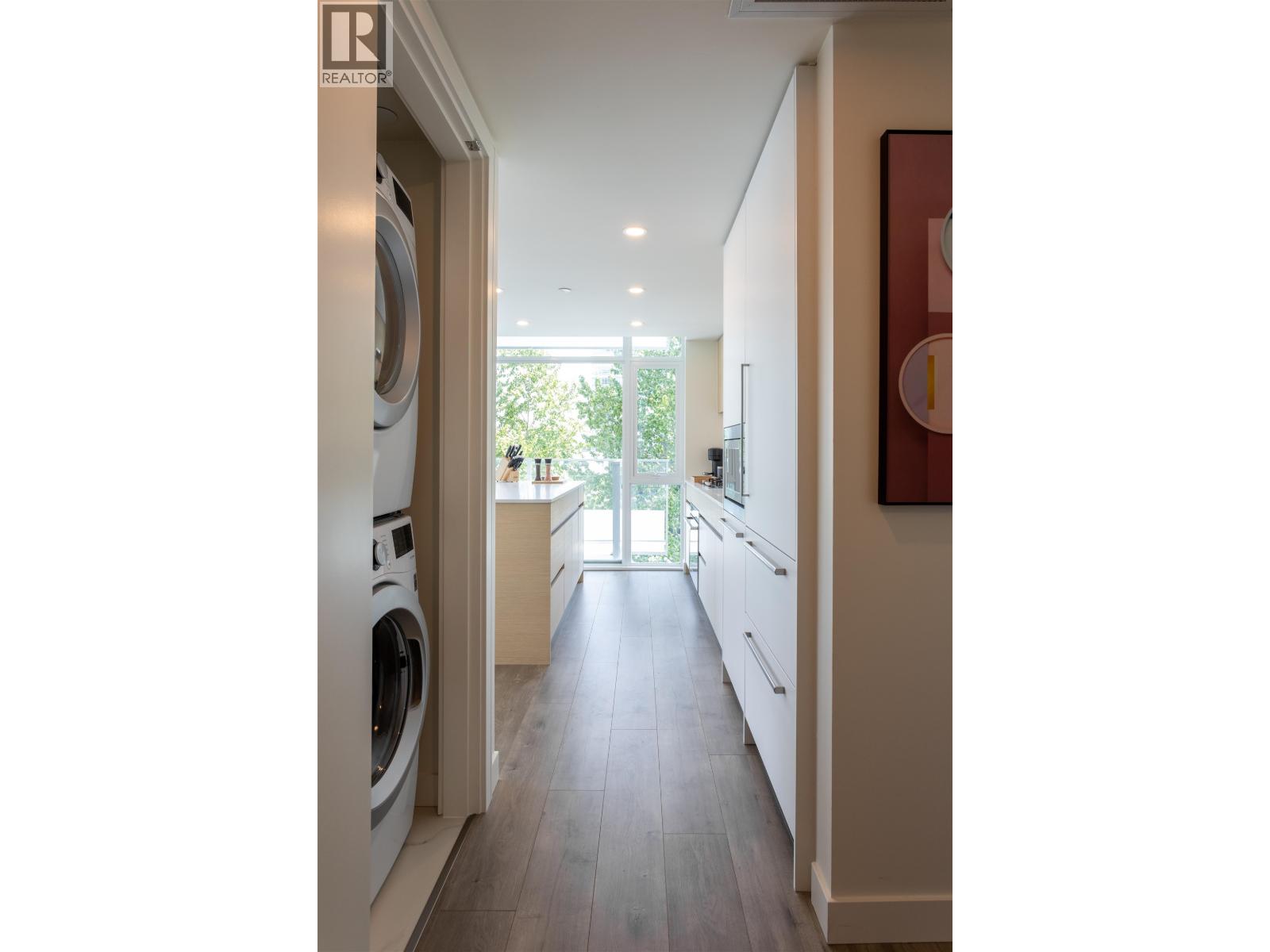 902 200 KLAHANIE COURT, West Vancouver